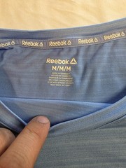 Reebok Men’s T-shirt Light Blue Medium Stretch Relaxed Fit