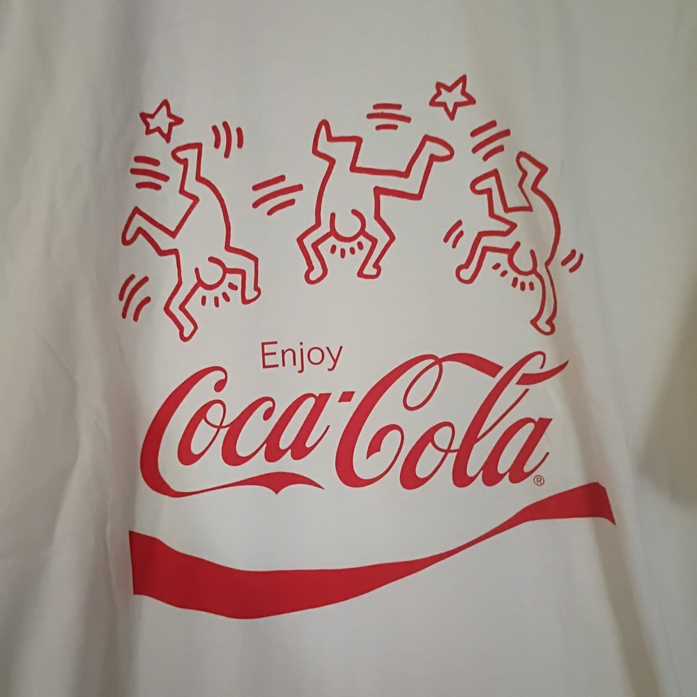 Uniqlo T-Shirt Mens Medium White Keith Haring Coca-Cola Casual Pop Art Tee