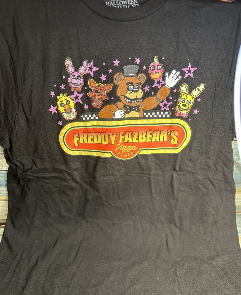 NEW Universal Studios HHN 2025 FNAF Freddy Fazbear’s Pizza T-Shirt • Large