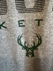 NBA Milwaukee Bucks 100% Polyester Long Sleeve Graphic Shirt Men’s Size XL Gray