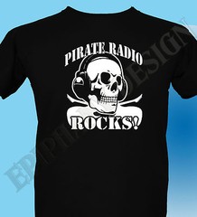 Pirate Radio T-Shirt Rocks Drum Bass DJ 60’S Caroline London Skull Headphones
