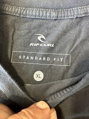 Men’s Ripcurl Rip Curl Standard Fit Cotton TShirt XL Hawai’i (discoloration)