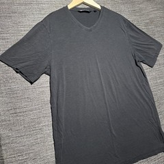 Travis Mathew Shirt Men’s Large Black V Neck Short Sleeve