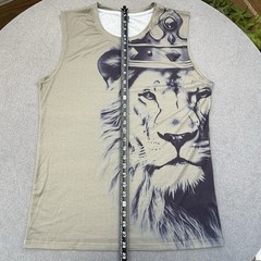 Manfinity Men’s M Beige Lion Crown Graphic Knit Round Neck Sleeveless T-Shirt