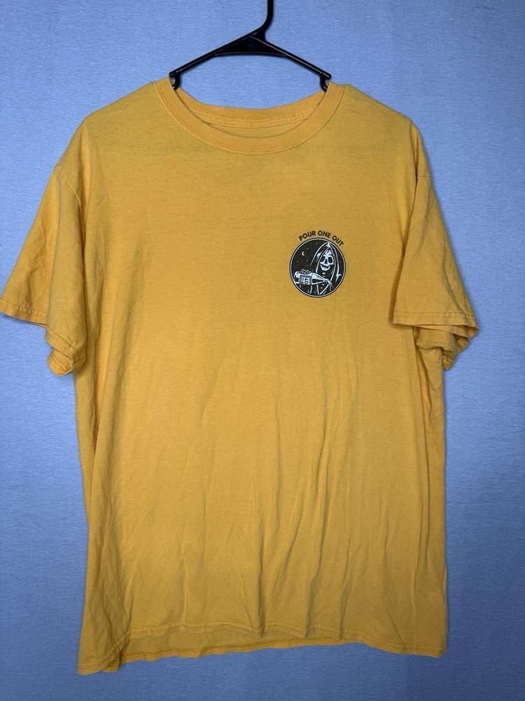 Last Call Co. Yellow Short Sleeve T-Shirt Pour One Out Mens Size Large