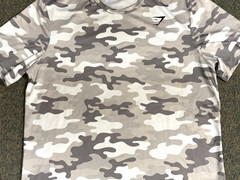 Gymshark Shirt Men’s Size XL Gray Camo Stretch Performance Outdoors Activewear