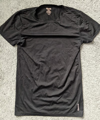 REEBOK PERFORMANCE GYM UNDERWEAR MEN SMALL SHORT SLEEVE CREWNECK SHIRT BLACK