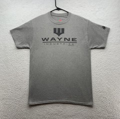 Hanes Wayne Enterprises T-Shirt Mens Medium M Spell Out Batman DC Universe Dad