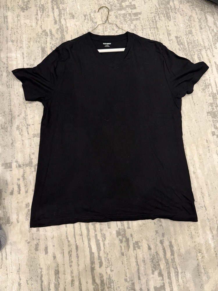 New Old Navy Men’s Black V- Neck T-Shirt