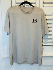 Under Armour Men Size XL UA Freedom Flag Tan T Shirt EUC