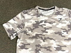 Gymshark Shirt Men’s Size XL Gray Camo Stretch Performance Outdoors Activewear