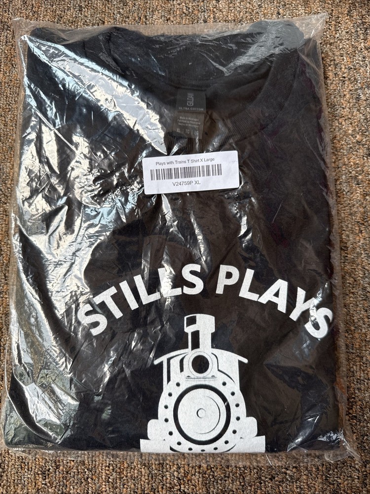 Model Railroader Still Plays With Trains Men’s T-Shirt Gildan Black Sz XL New