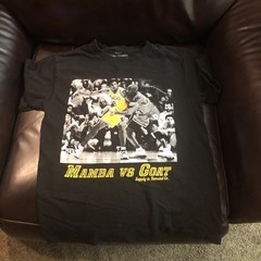 Kobe Bryant 8 vs Michael Jordan 23 T-Shirt Mamba vs Goat, Size Small Bulls Laker