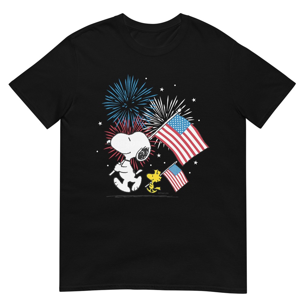 Peanuts – Snoopy & Woodstock American Flags & Fireworks T-Shirt