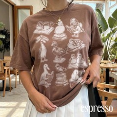 Retro Reading Ducks Graphic Tee Cute Duck Book Lover Shirt Gift