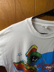 1993 VTG Marvin the Martian Looney Tunes Clean The Earth Shirt Large? Distressed