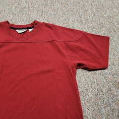 Orvis T-Shirt Mens Medium Red Short Sleeve Cotton Football Yoke Split Hem Tee