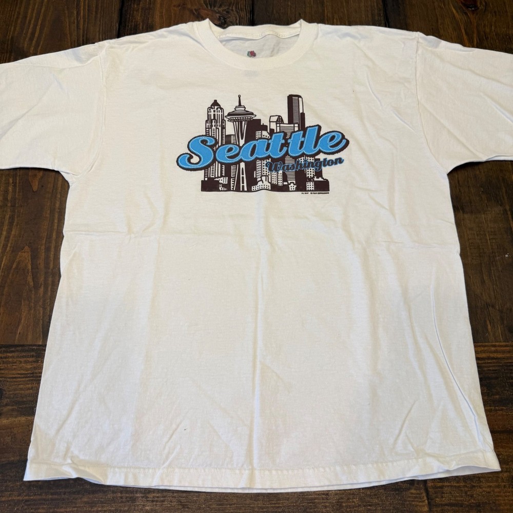 Fruit of the Loom Seattle Washington Skyline Graphic T-Shirt White Mens XL VTG