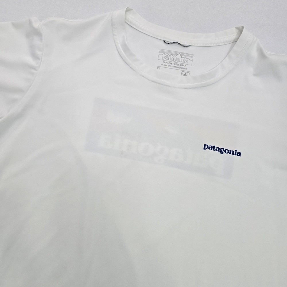Patagonia Capilene Cool Daily Graphic Shirt Mens Medium White Wave UPF 50+ Tee