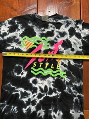 Surf Style Adult Size Medium T-Shirt Black Gray Tie Dye Neon Graphic Worn White