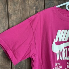 Nike Sportswear NSW World Tour T Shirt Mens Large Pink Tokyo NYC Paris Glow