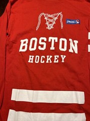 Gildan Boston Hockey Pepsi Red Long Sleeve Medium T-Shirt