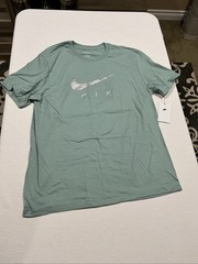 Nike Shirt Men’s Large Light Green Short Sleeve Nike Air Adult Casual Sport New!