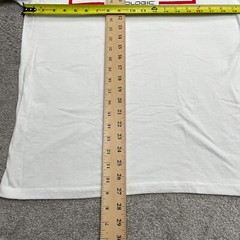 District Made Graphic Soft T-Shirt Mens Medium White Crew Neck Cotton Casual Tee