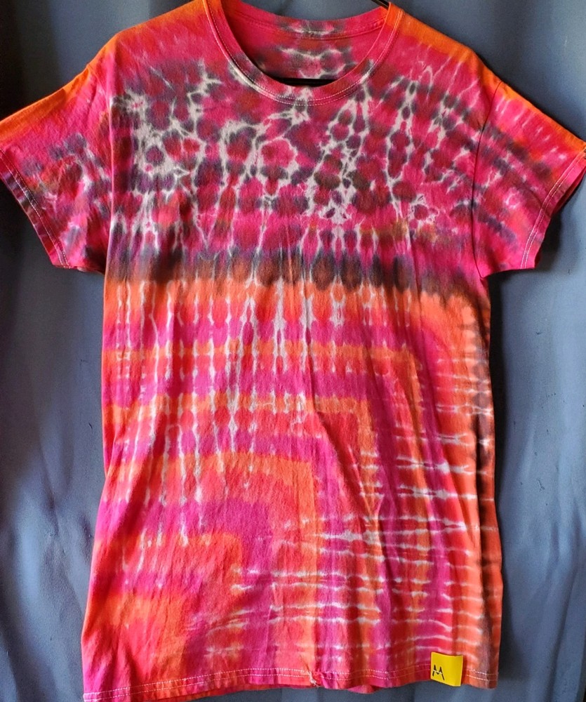 HANES 100% SIZE MEDIUM Cotton Tye Dyed Shirt Pre-washed WON’T FADE VERY SOFT