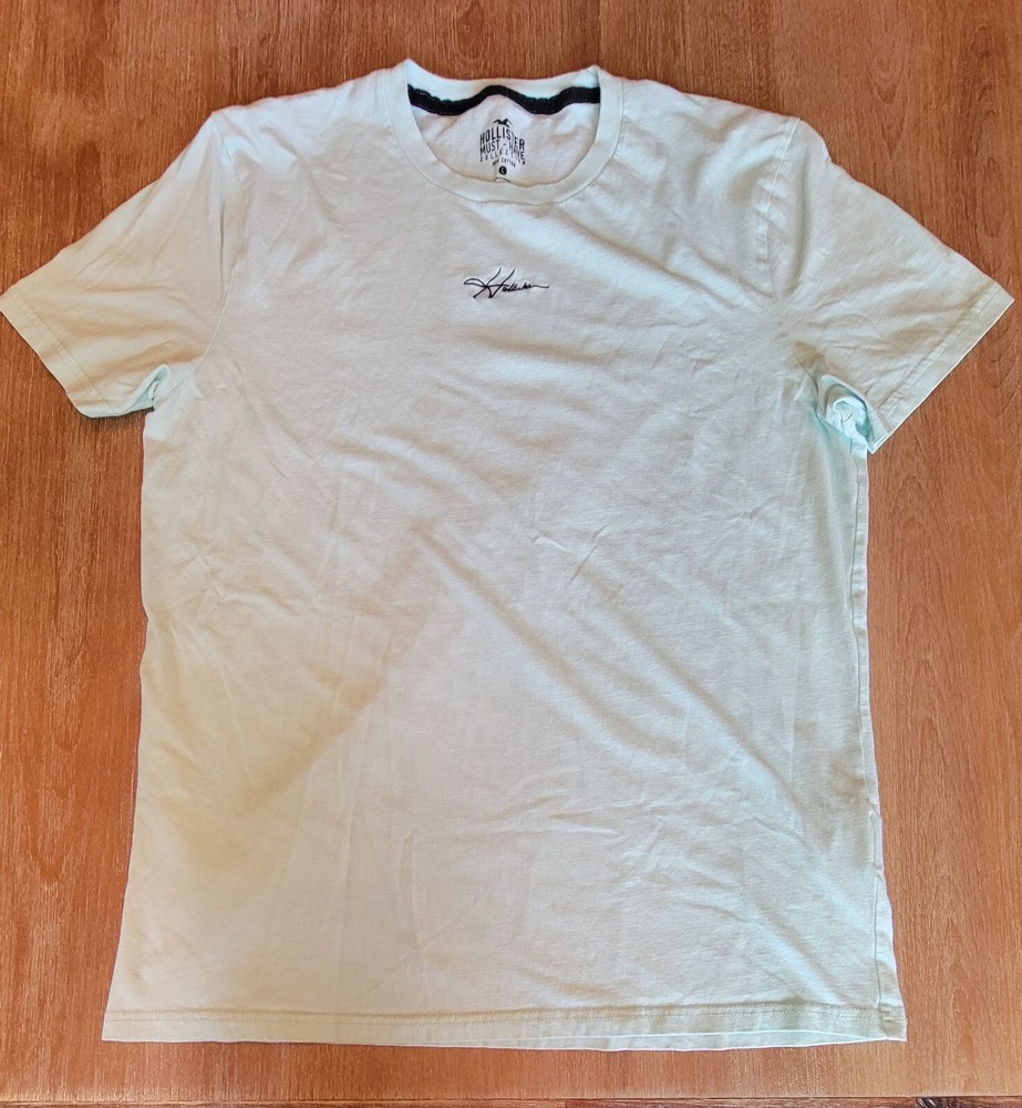 Hollister T-Shirt Men’s Large Must Have Collection Crew Neck Short Sleeve
