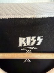 OFFICIAL KISS JERSEY STYLE TSHIRT – XL – UNWORN MINT – FREE SAME DAY SHIPPING