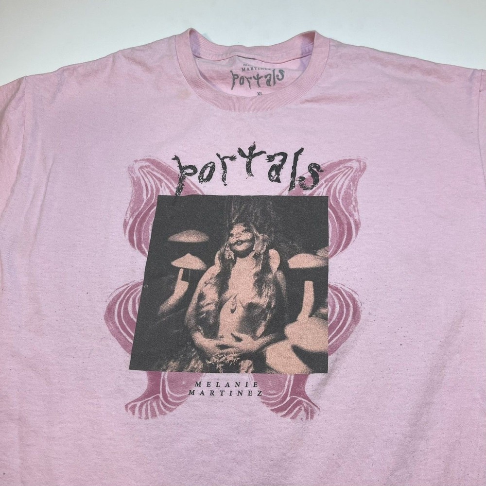 MELANIE MARTINEZ Portals Butterfly Concert Merch T Shirt Sz UNI XL Pink