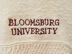 L/XL Vtg 90s Bloomsburg University PA Cream Boxy Oversized Soft Knit Sweater