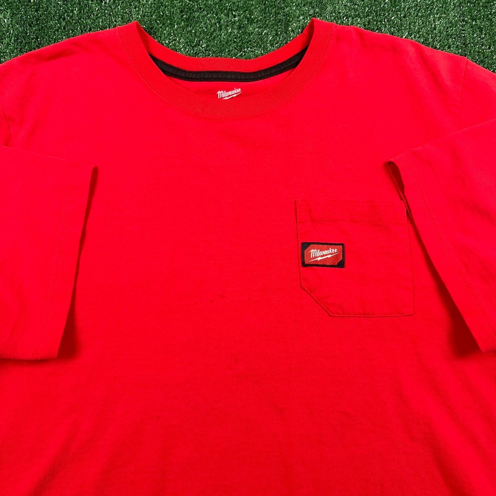 Milwaukee T-Shirt Men’s 2XL Red Short Sleeve Pocket Workwear Crewneck Cotton