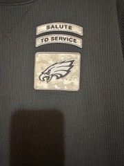 Nike Shirt Mens Large Gray Thermal Salute To Service Philadelphia Eagle’s NFL