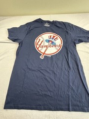 Fanatics Men’s MLB New York Yankees Sz Med Mens T-Shirt Brand New