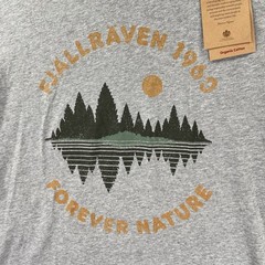 Fjallraven T-Shirt men’s Small Forest Mirror Graphic Tee Short Sleeve Nature NWT