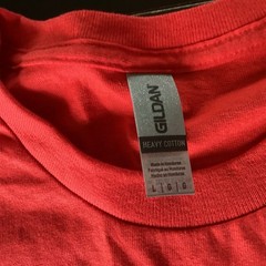 Gildan Red T-Shirt Mens Large ..never worn