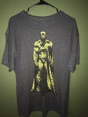 mens bat man t shirt, size XL Good Condition, Dark Grey, Yellow..pre Owned