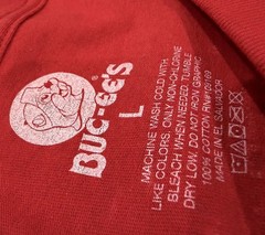 Buc-ees Red Christmas T-Shirt “Oh The Sweaters Outside Are Frightful” Size L