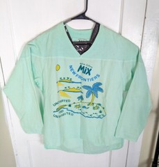Vintage 90s Active Culture Mix Hip-Hop L/S Sm. (Fits Large) USA V-Neck Mint Grn