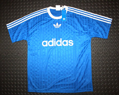 NEW MEN’S ADIDAS ORIGINALS TREFOIL POLY TEE SHIRT ~SIZE MEDIUM #IM9456 BLUEBIRD