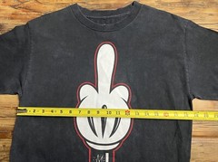 ✔️The Wild Ones Tatted Hand Middle Finger NEVER SURRENDER T-Shirt Sz Medium