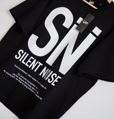 GU Undercover Silent Noise Graphic T Shirt Size Medium
