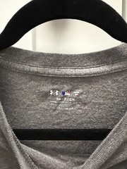 Under Armour Yankees Logo Gray Men’s T-Shirt Size S