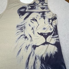 Manfinity Men’s M Beige Lion Crown Graphic Knit Round Neck Sleeveless T-Shirt