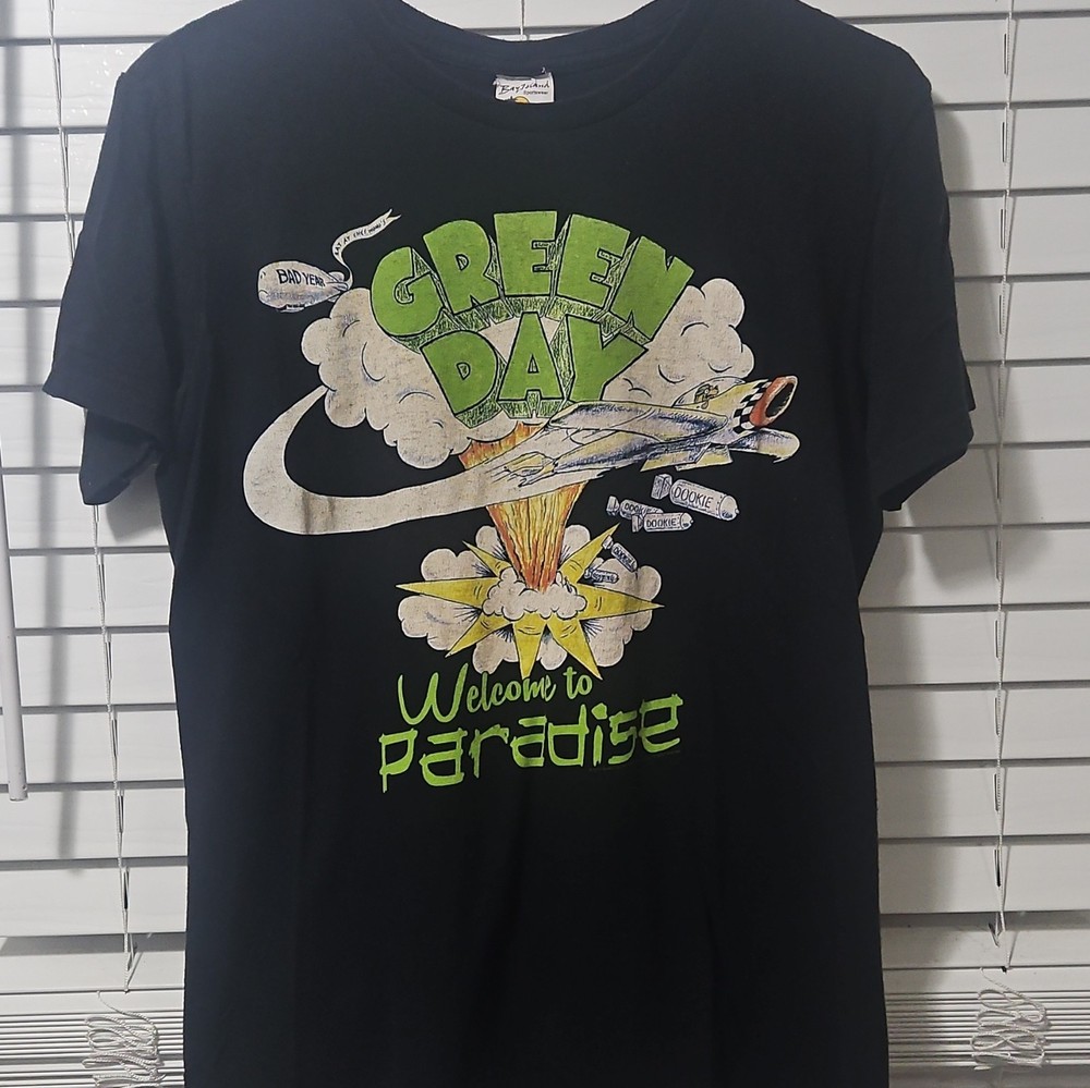 Bay Island Sportswear Green Day Welcome to Paradise Black Graphic T-Shirt Crew S