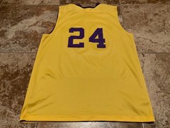 ALLESON ATHLETICS LAKERS #24 KOBE BRYANT REVERSIBLE MESH JERSEY ( MENS MEDIUM )