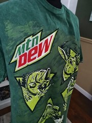 Mountain Dew Graphic Outdoorsman buck Fish Jet Ski Snow Mobile T-shirt Size L