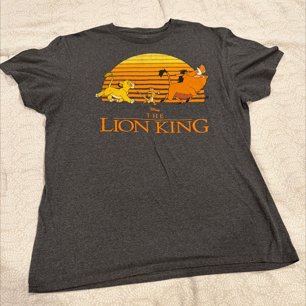 Disney The Lion King T-Shirt L Large Adult Gray Short Sleeve Graphic Tee Simba